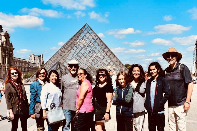 The Great Paris Layover: Private Tour with optional car upgrade - Pont Neuf to Île de la Cité: where bridges meet old Paris drama