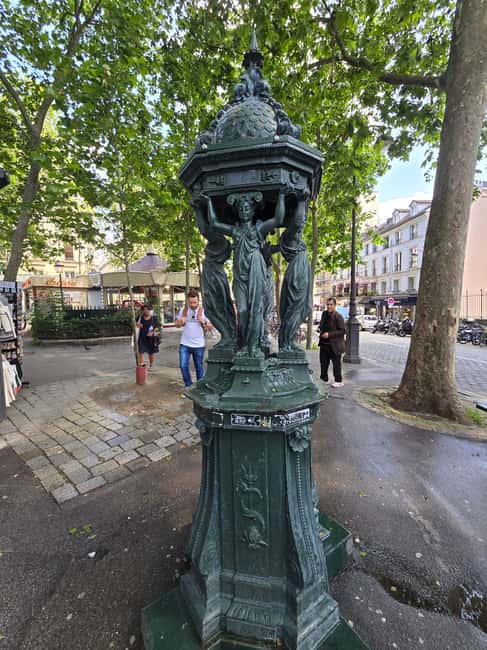 The historic district of Montmartre - First Montmartre photo stop: you’ll know where to look