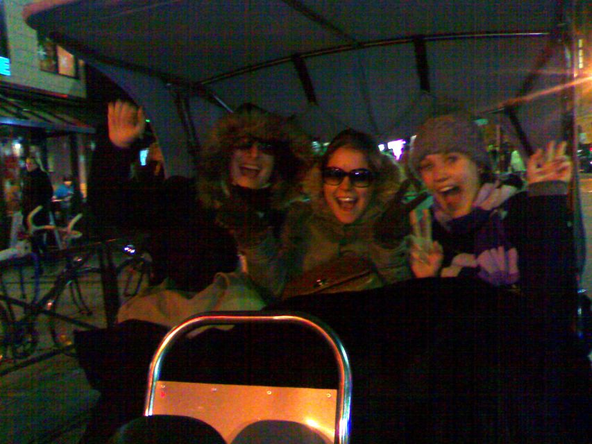The Latin Quarter: 2, 3 or 4H Private Tuk-tuk Tour in Paris - Comfort and weather basics: blanket, rain cover, and electric calm