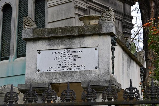 The Pere Lachaise Cemetery Private Tour - The 2-hour itinerary: one stop, but a real route