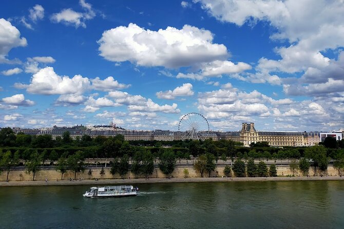 The Seine River Cruise - The Eiffel Tower glow: what you’ll notice beyond the photo