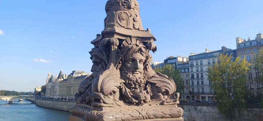 The Treasure of Saint-Louis : Île de la Cité & Saint-Louis - The 90-minute format: Two 45-minute legs that keep momentum