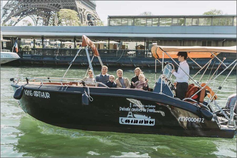 Top Private Cruises in Paris with Champagne + more surprises - Key things that make this private Champagne cruise worth it