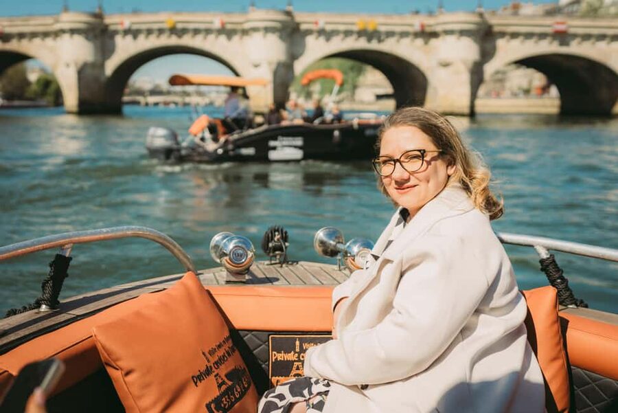 Top Private Cruises in Paris with Champagne + more surprises - The river route: what you’ll see from the Seine at each iconic pass