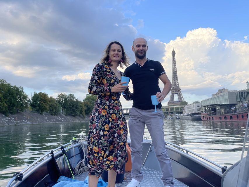 Top Private Cruises in Paris with Champagne + more surprises - Practical tips before you meet the boat