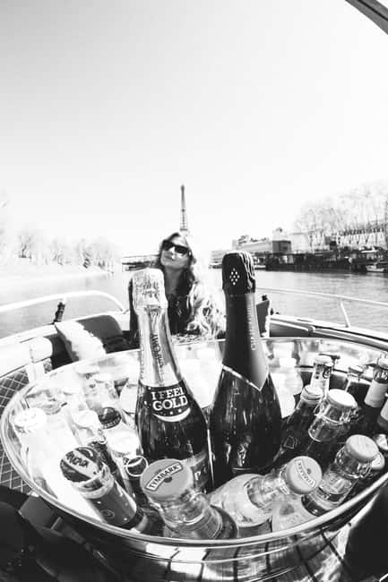 Top Private Cruises in Paris with Champagne + more surprises - Standard vs Luxury boat: comfort, space, and the table question