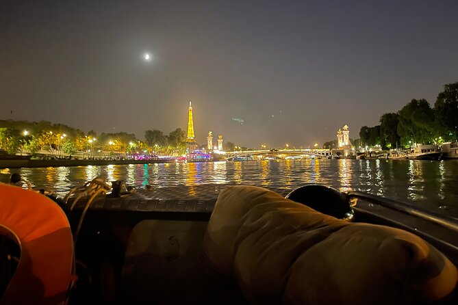 Top Private Cruises in Paris with French Champagne and surprises - Eiffel Tower timing tips that make the lights feel worth it