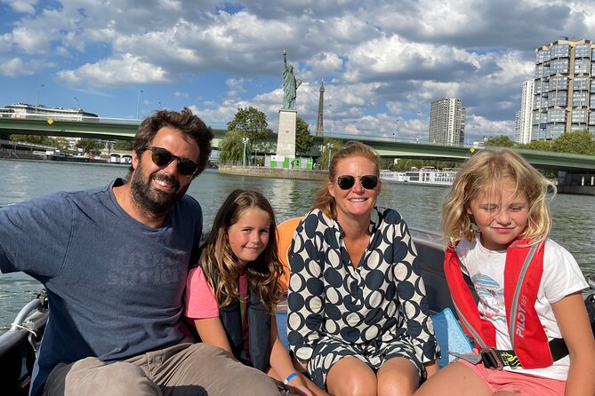 Top Private Cruises in Paris with French Champagne and surprises - Small family-run hosting and photo help that actually matters