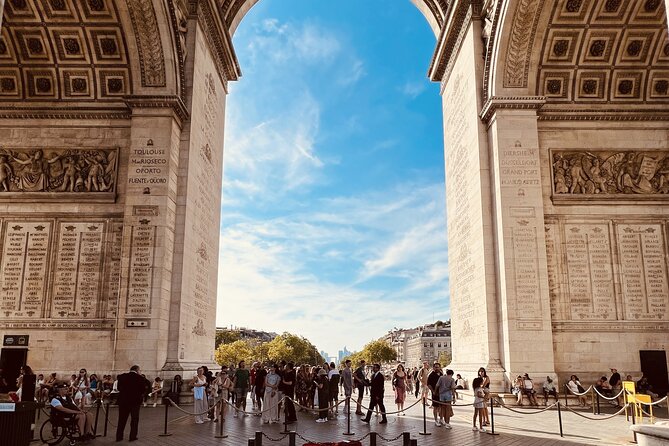 Tour guide in Paris - Visit Paris with your official guide ! - Montmartre: Neighborhood Time and Flexible Photo Stops