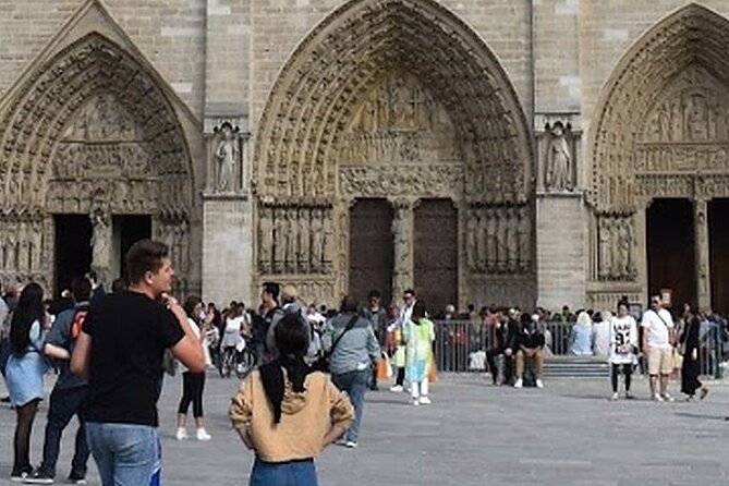 Tour guide in Paris - Visit Paris with your official guide ! - Eiffel Tower Area: River Views and What You Should Notice