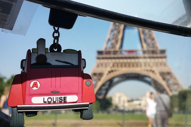 Tour in a vintage car with a Parisian - Your Parisian guide: live commentary, flexibility, and real talk