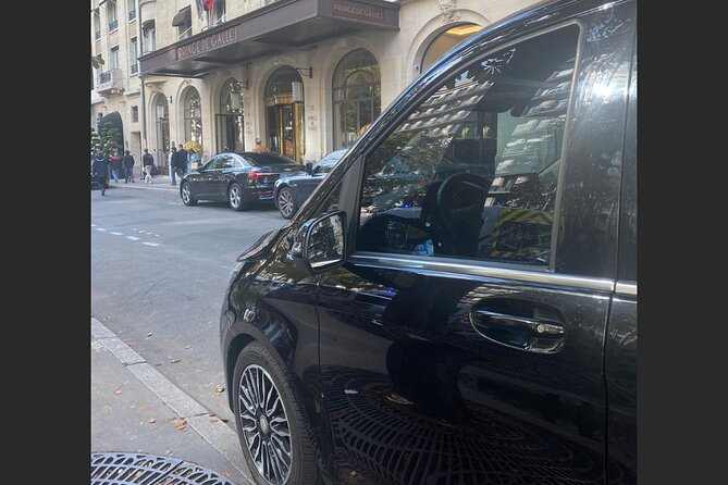 Transfer between Paris and airports CDG/ORLY/LBG (Van 8pax) - The Ride Into Paris: Time Estimates and Realistic Expectations