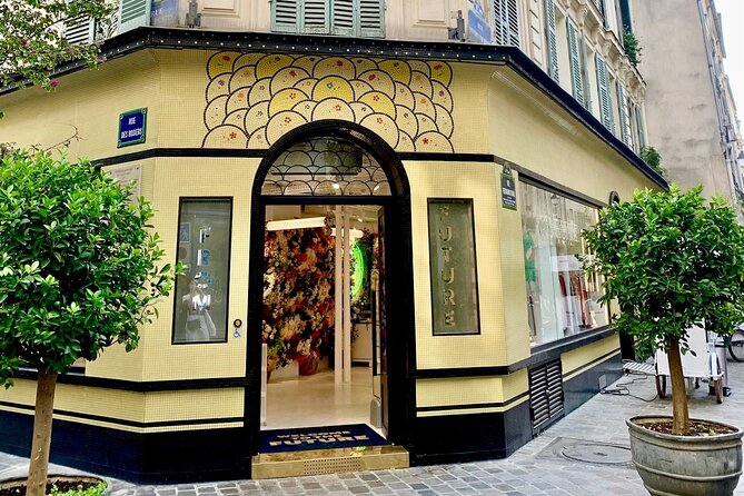 Trendy Marais, smartphone audioguided walking tour - Stop 3: Rue Pavée, where the streets feel ancient
