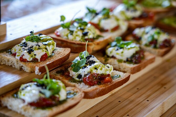 Unlimited brunch cruise on the Seine - Live Singer and the On-Board Mood