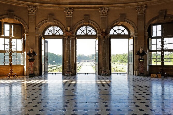 Vaux-le-Vicomte Castle Day Trip with Chateaubus Shuttle - What the audio guide does well (and where misunderstandings happen)