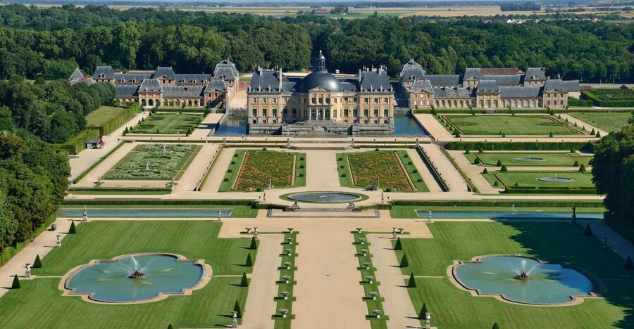 Vaux le Vicomte Chateau Entry Ticket and Chateaubus Transfer - Why Vaux-le-Vicomte Is the Real Prequel to Versailles