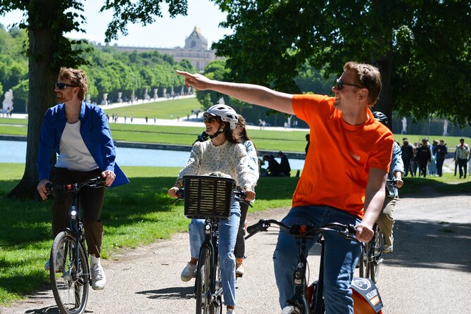Versailles Bike Tour - Meeting at 31 Rue de lOrangerie and getting settled