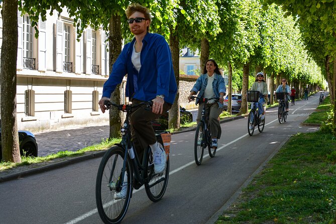 Versailles Bike Tour - Stop 3: Grand Canal break with a toilet and refreshment reset
