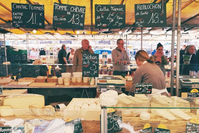 Versailles Bike Tour with Market, Gardens & Guided Palace Tour - Stop 2: Place du Marché Notre Dame and building your picnic
