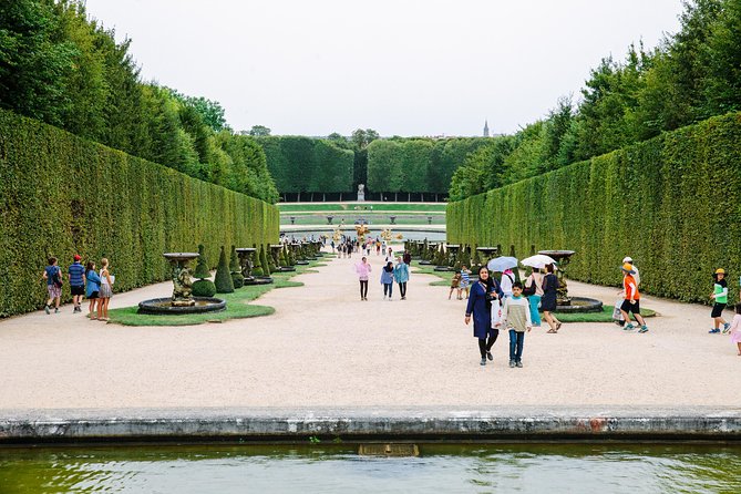 Versailles Château and Gardens Walking Tour from Paris by Train - Practical tips so your knees and mood survive Versailles