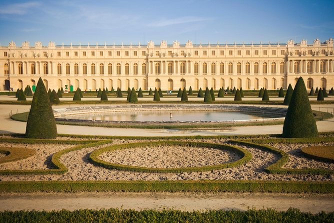 Versailles Domain Bike Tour with Palace Entry by Train from Paris - Marie Antoinette’s world: Trianons and Hamlet on the bike route