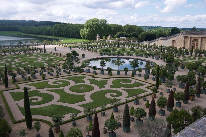 Versailles Full-Day Tour with the Estate of Marie-Antoinette - Petit Trianon: the queen’s private world, diamond-key style
