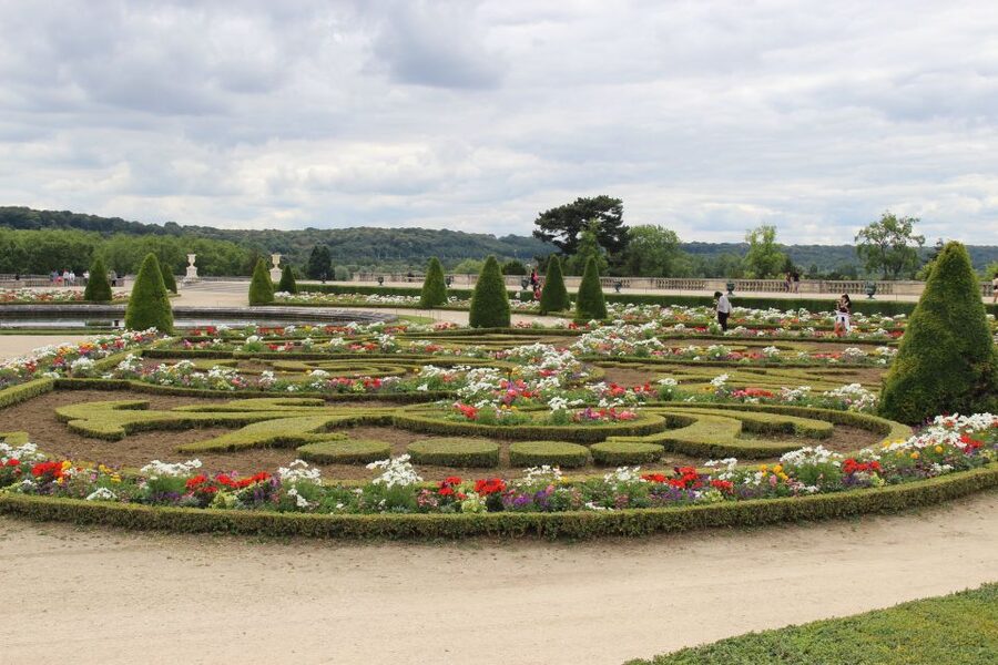 Versailles: Garden Private Guided Tour & Palace Entry Ticket - How private grouping changes the whole experience