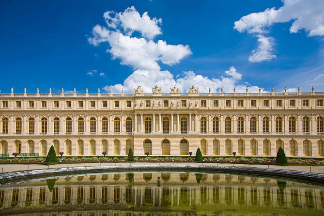 Versailles Gardens Walking Tour with Audioguide (no tickets) - Where you start: the equestrian Louis XIV statue meeting point