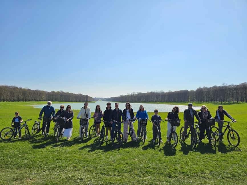Versailles: Golfcarts & Bikes Guided Tour, Hamlet+Fountains - Getting oriented and finding your guide at the start