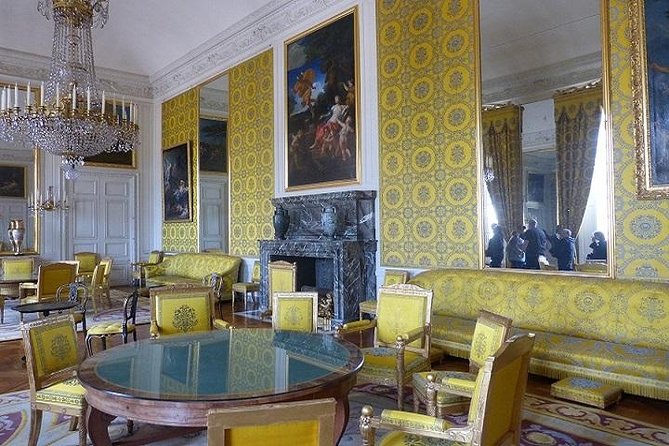 Versailles Guided Visit – Hotel Pickup, Meeting Point or None - The guided palace run: Hall of Mirrors and the King’s Apartments