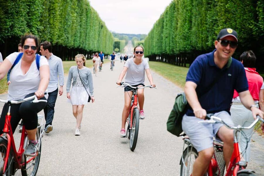 Versailles: Half-Day Bike Tour - Fountains and music: what to expect on Tuesdays