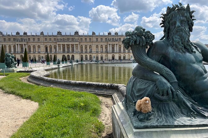 Versailles Half Day Private Tour Trianons & Gardens Included - Entering the Palace of Versailles With a Private Guide