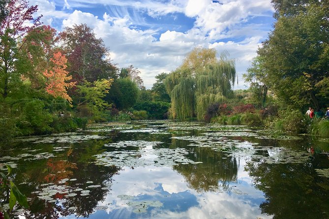 Versailles Palace and Giverny Private Guided Tour from Paris - Getting from Paris to Versailles: comfort starts at 8:30am