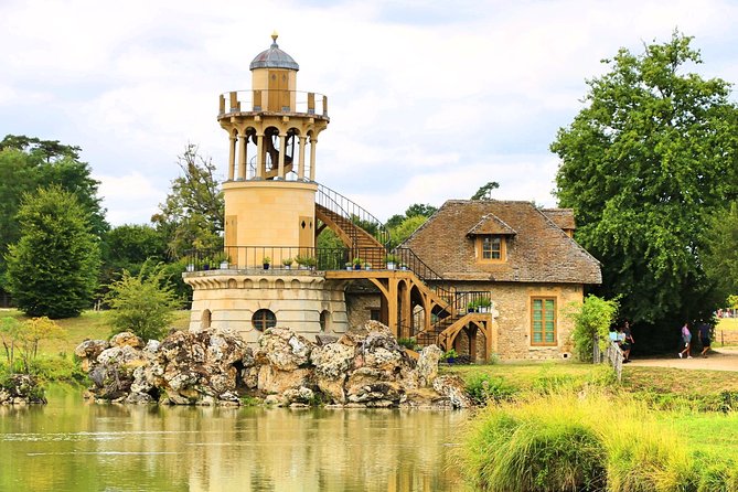 Versailles Palace Best of Estate Private Day Tour with Lunch & Queen's Hamlet - Grand Trianon and Queen’s Hamlet: From Louis XIV to Marie Antoinette