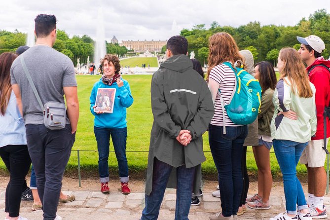 Versailles Palace Bike Tour with Market & Marie-Antoinette hamlet - Hall of Mirrors and the palace finish: turning the day into a real visit