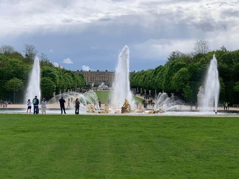 Versailles Palace & Garden Tour in Van from Paris with Entry - Hall of Mirrors: the shortcut everyone knows, and why it still works