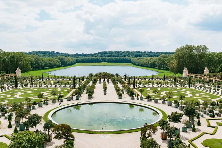 Versailles: Palace, Gardens & Queen’s Estate Guided Tour - Comfort and logistics: the real-world part of Versailles