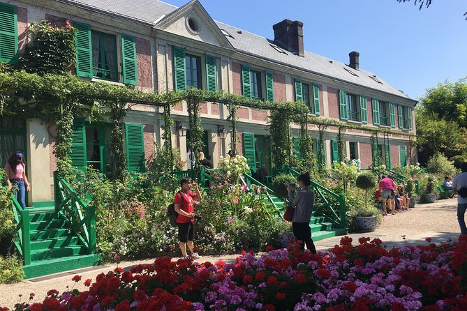 Versailles Palace & Giverny Private Tour with Lunch&Hotel Pick-up - Price and value: what you are paying for at $901.10 per person