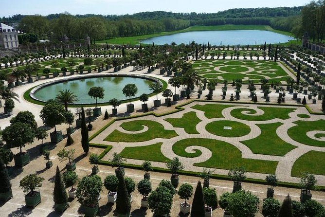 Versailles Palace Guided Day Tour and Trianon from Paris - Palace highlights: Royal Apartments and the Hall of Mirrors, guided not rushed