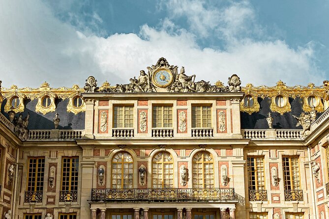 Versailles Palace Guided Experience and Gardens Entry 10 PPL Max - Getting to Versailles and finding your guide fast