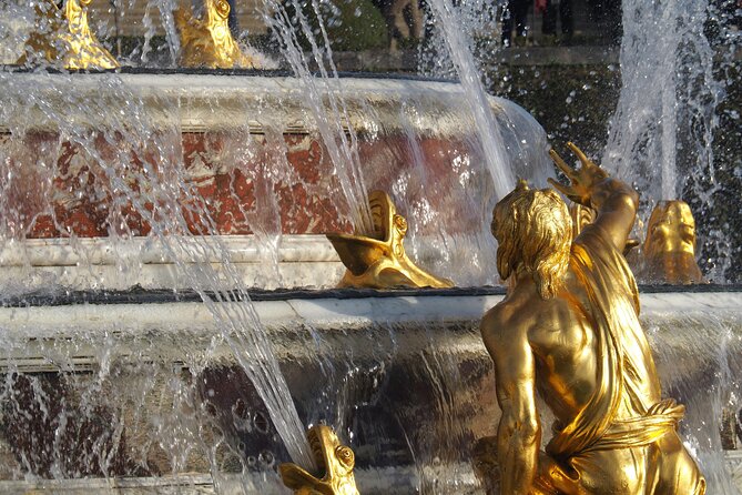 Versailles Palace Guided Experience and Gardens Entry 10 PPL Max - Hall of Mirrors: 30 minutes that earn the hype