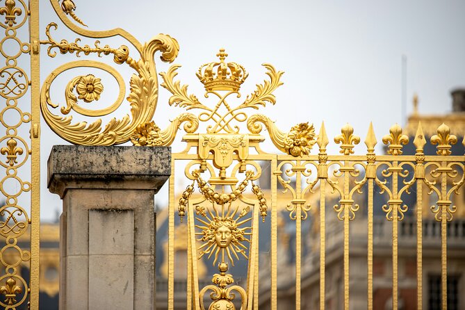 Versailles Palace Guided Experience and Gardens Entry 10 PPL Max - The King’s Estate apartments: your one-hour orientation