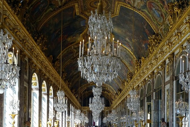 Versailles Palace Private Tour from Paris/skip-the-line ticket - Marie-Antoinette’s bedroom and the Louis-Philippe painting gallery