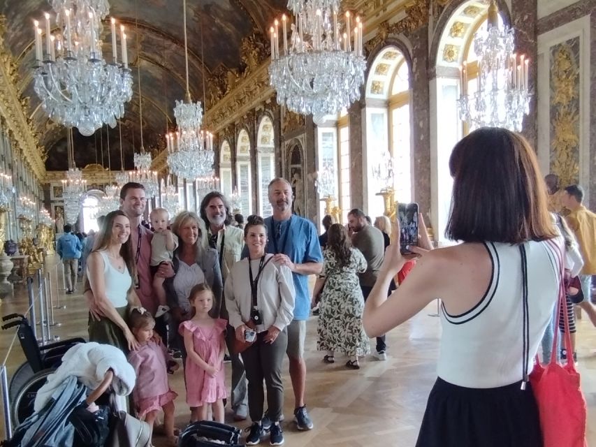 Versailles Palace: Private & VIP Guided Tour - Trianon and Marie Antoinette’s Hamlet: tickets included, guide time not