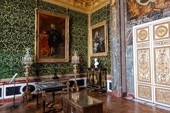 Versailles Palace Skip-the-Line Tour with Garden Access - Practical Tips: Shoes, Timing, and the Group-Up-to-25 Factor
