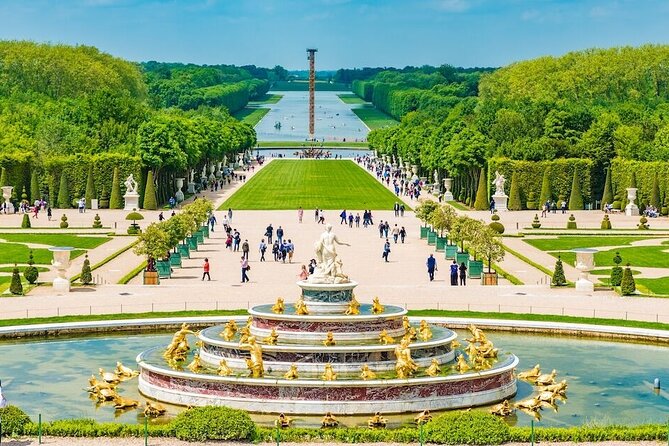 Versailles Palace with Audio Guide - Temporary exhibitions and the Park: how the included extras help