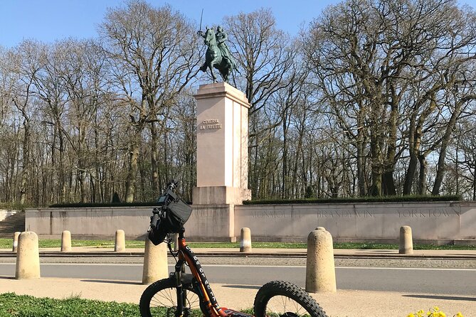 Versailles: Path of the Heroes on original electrics 2 wheels - The itinerary in real human terms: what happens at each stop