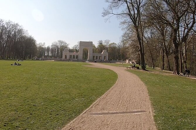 Versailles: Path of the Heroes on original electrics 2 wheels - Small details that improve the experience more than you’d think