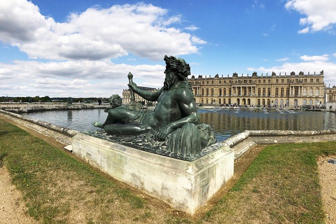 Versailles Private Half Day Guided Tour with Access from Paris - The Hall of Mirrors: more than photos and reflections