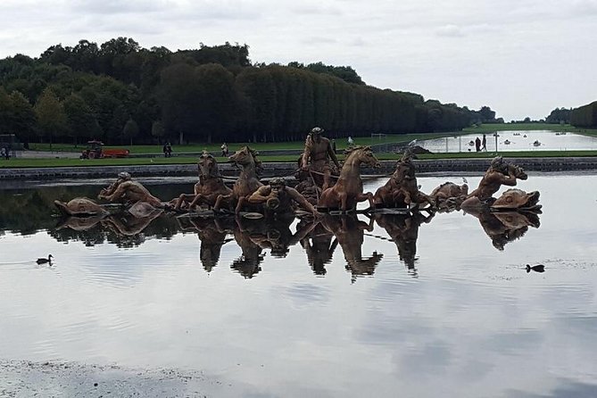 Versailles Royal Palace & Gardens Private Tour by Golf Cart - Stop 2: Jardins by private golf cart (plus the fountain drama)